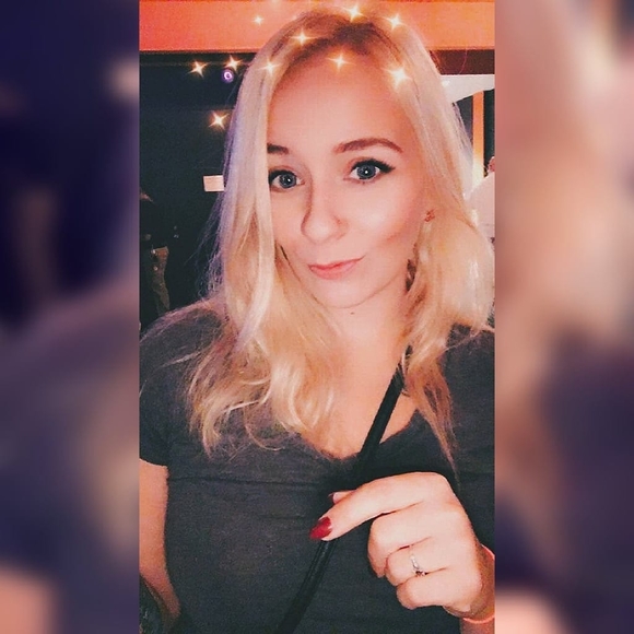 Meet your Posher, Katie - Picture 1 of 1